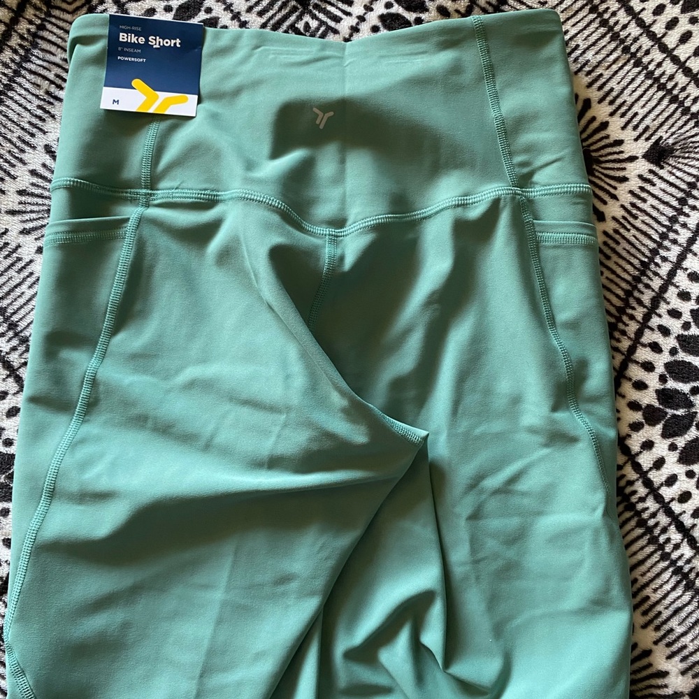 🆕 High Rise Powesoft Bike Shorts Size M 8” inseam - Picture 4 of 13